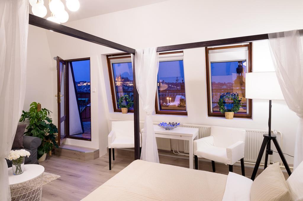 Апартаменты A/C + Terrace Breakfast At Tiffany'S Прага Экстерьер фото
